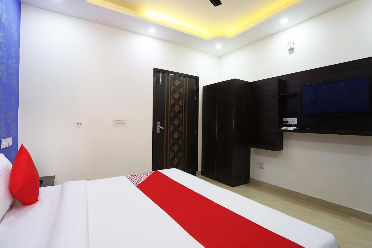 Oyo Flagship 42619 Diamond Key Hotel Delhi  Eksteriør billede